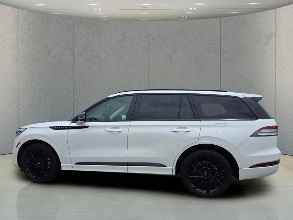 Used 2024 Lincoln Aviator Reserve w/ Equipment Group 201A AWD/4WD image 8