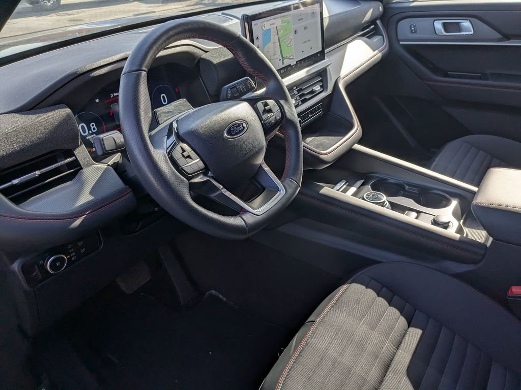 Used 2025 Ford Explorer ST-Line w/ ST-Line Street Pack AWD/4WD image 15