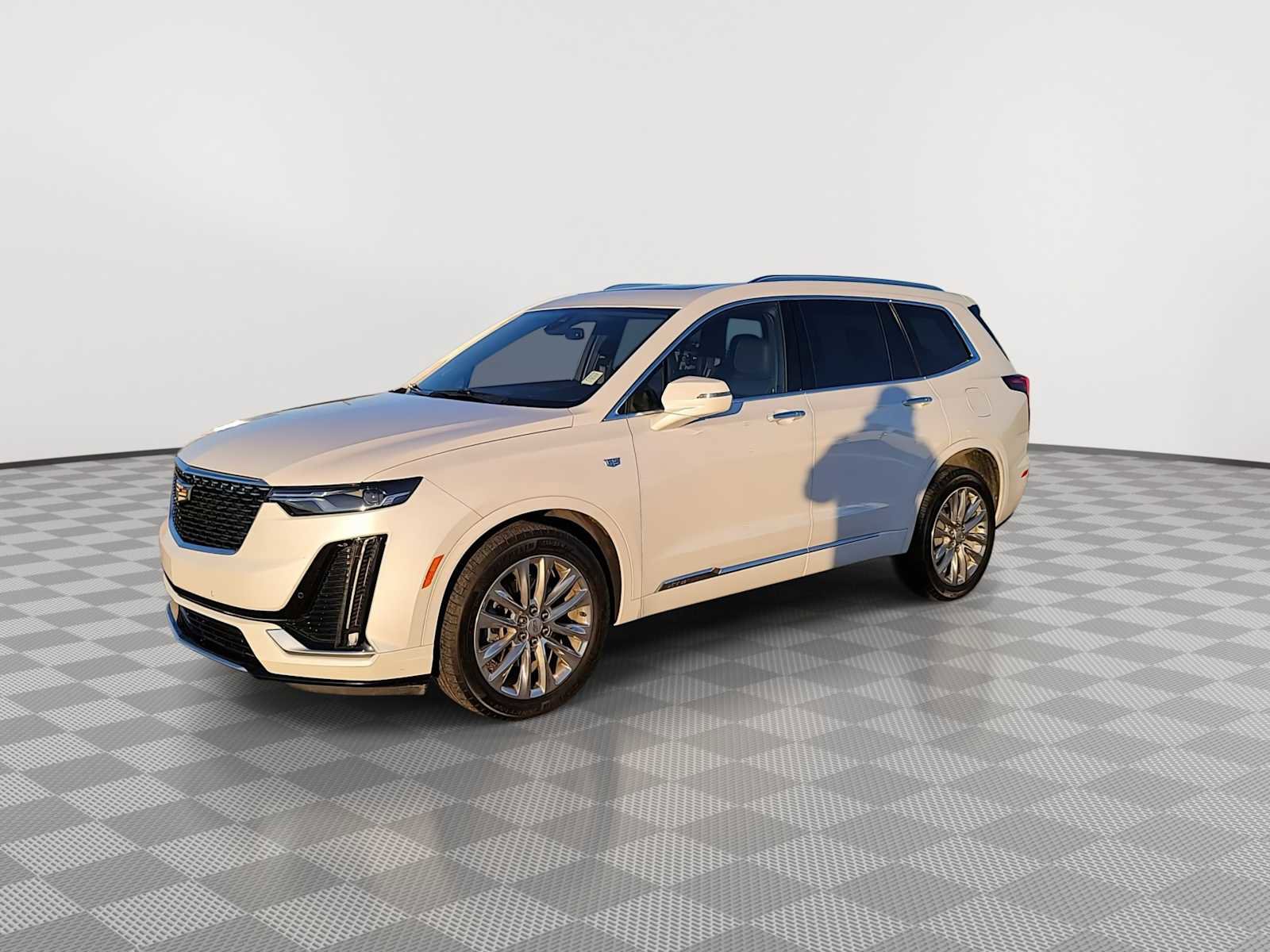 Used 2024 Cadillac XT6 Premium Luxury w/ LPO, Floor Liner Package AWD/4WD image 4