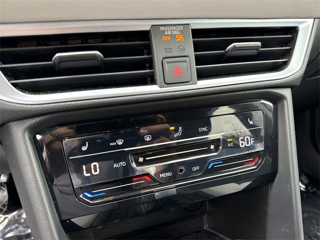 Used 2025 Volkswagen Taos SE image 19