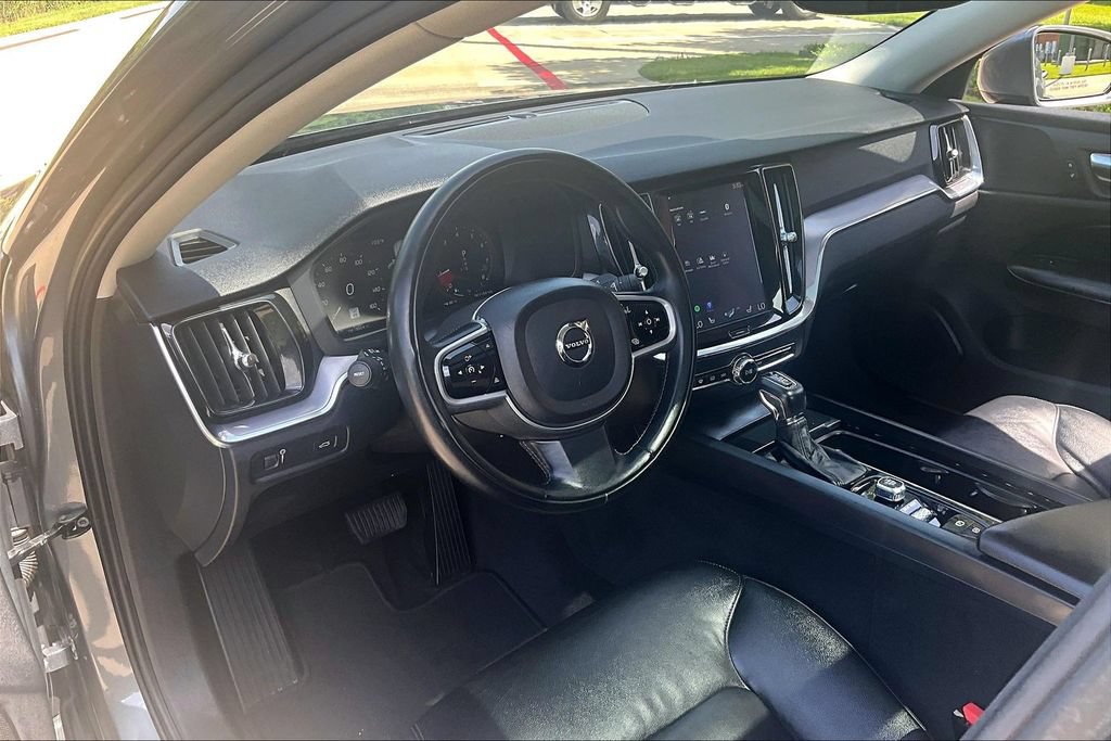 Used 2020 Volvo S60 T5 Momentum FWD image 13