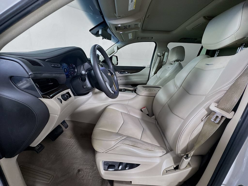 Used 2018 Cadillac Escalade Luxury RWD image 24