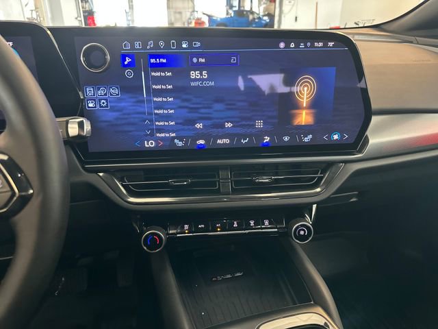 Used 2025 Chevrolet Equinox EV RS image 21