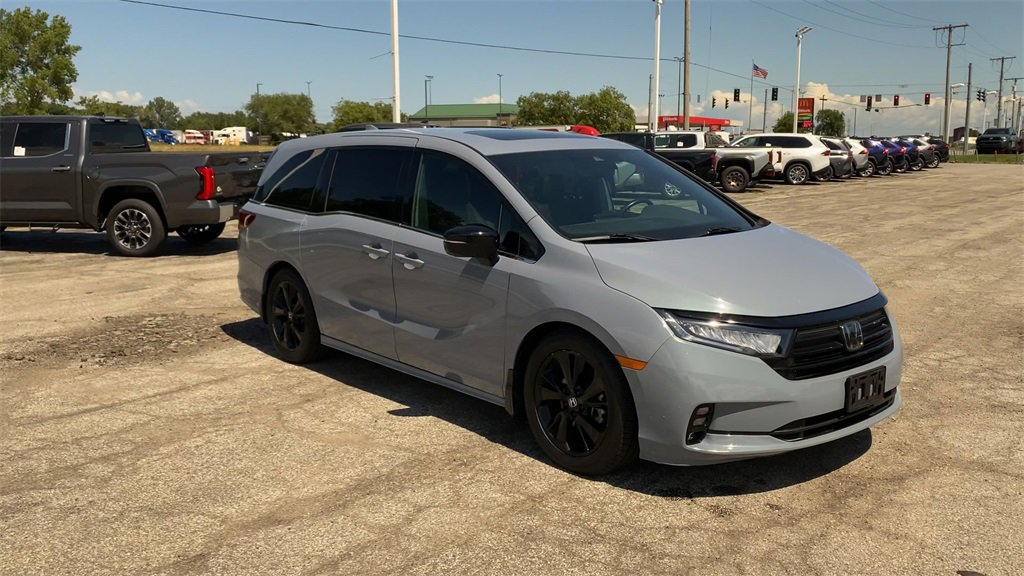 Used 2023 Honda Odyssey Sport image 2