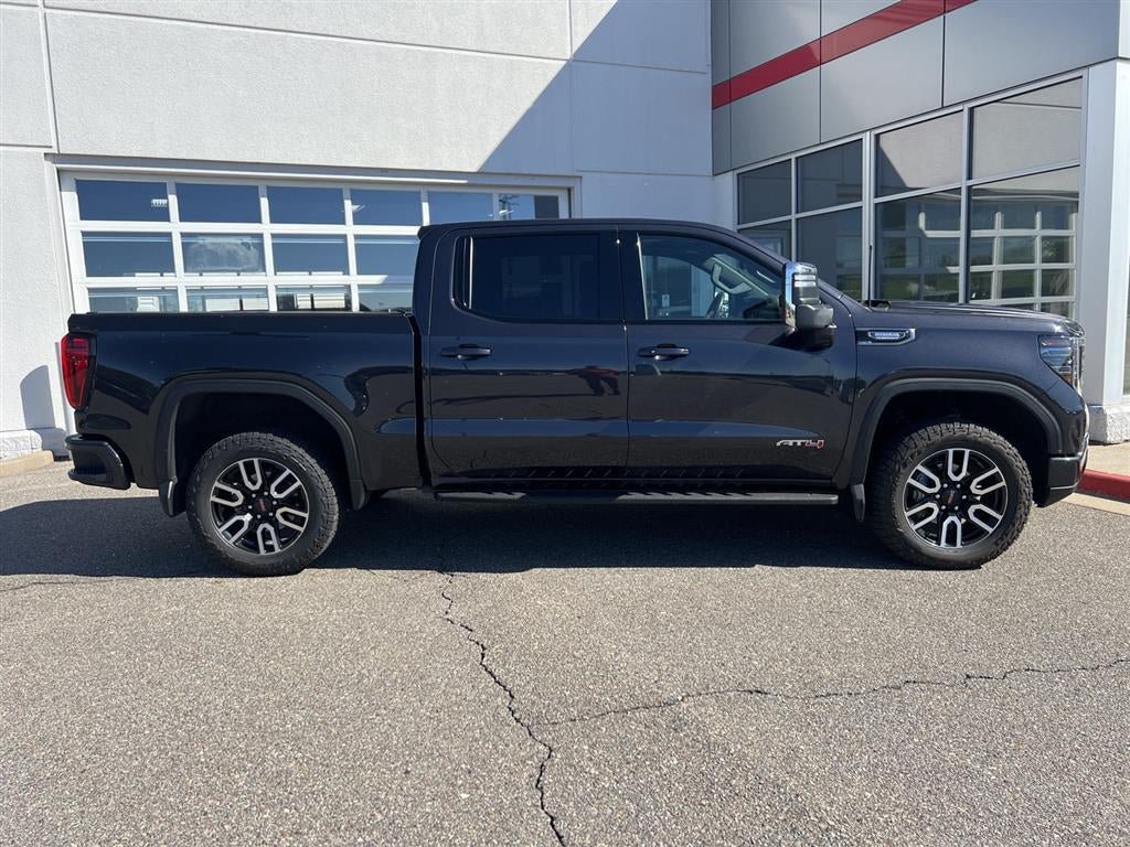 Used 2024 GMC Sierra 1500 AT4 w/ Technology Package AWD/4WD image 30