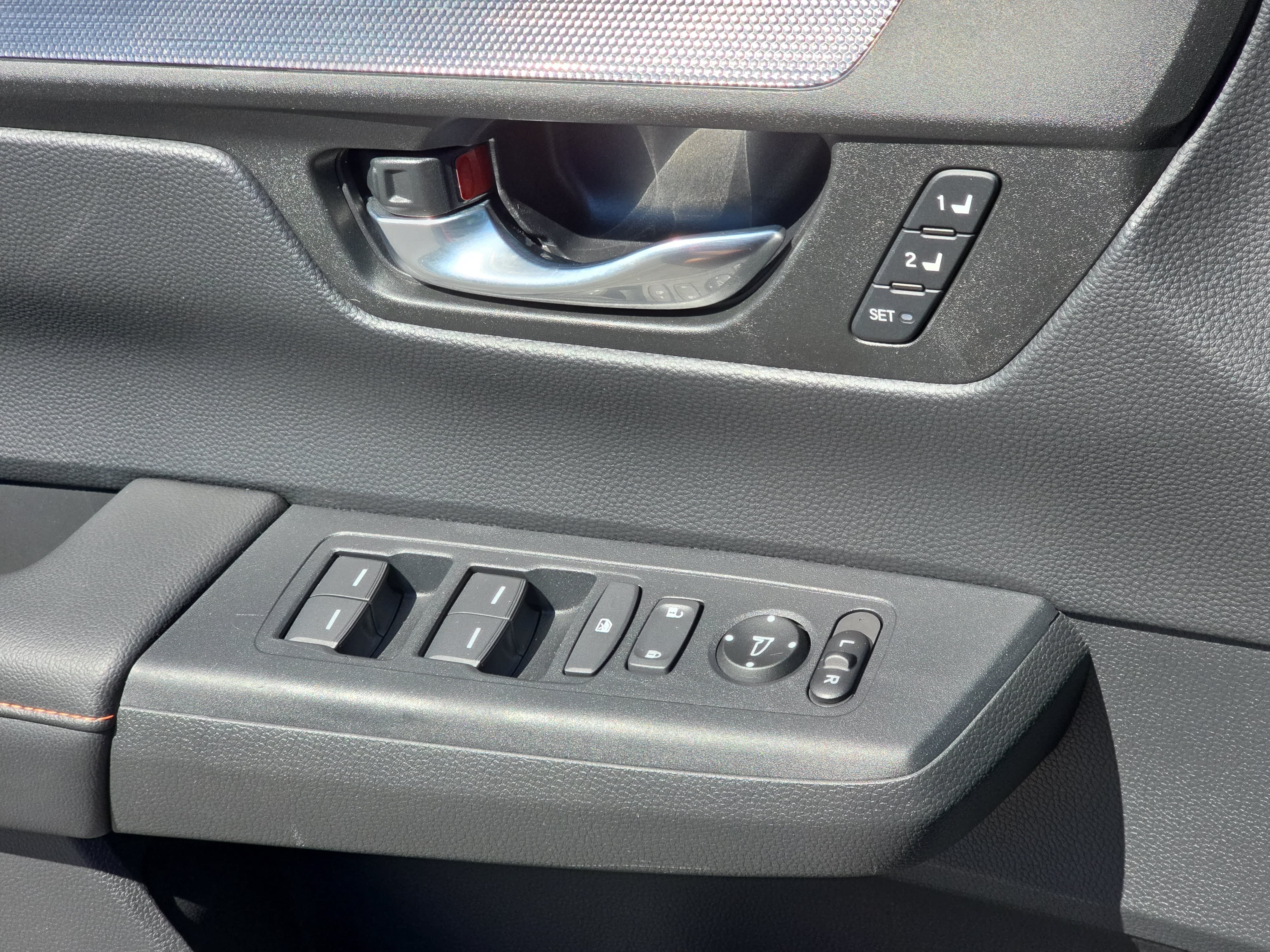 Used 2025 Honda CR-V Sport-L image 28