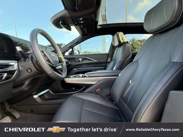 Used 2024 Cadillac Lyriq Luxury RWD image 30