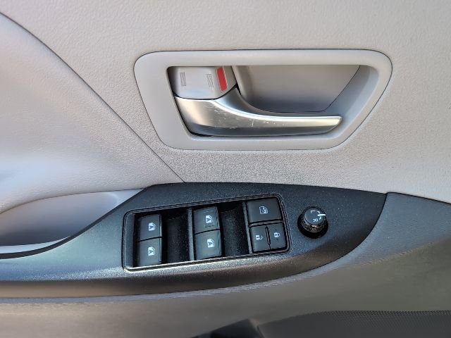 Used 2020 Toyota Sienna LE w/ LE Preferred Package AWD/4WD image 12