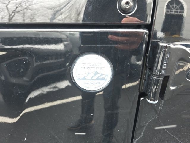 Used 2020 Jeep Wrangler Unlimited Sahara image 39