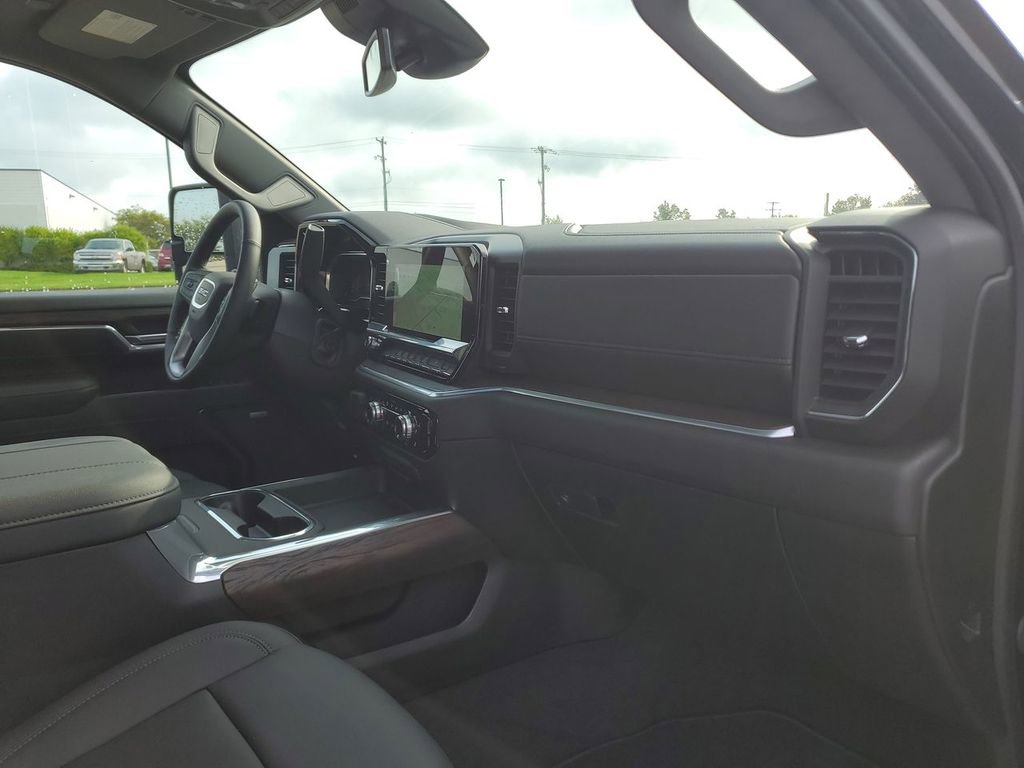 New 2025 GMC Sierra 2500 SLT w/ SLT Premium Package image 31