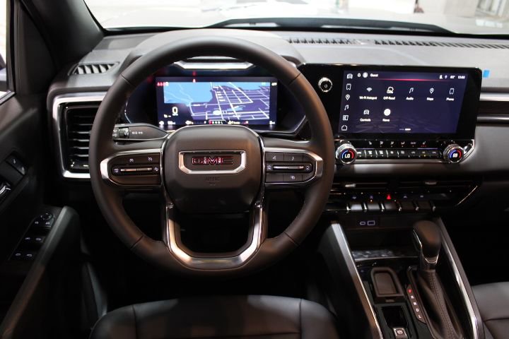 New 2026 GMC Canyon Elevation w/ Convenience Package image 32