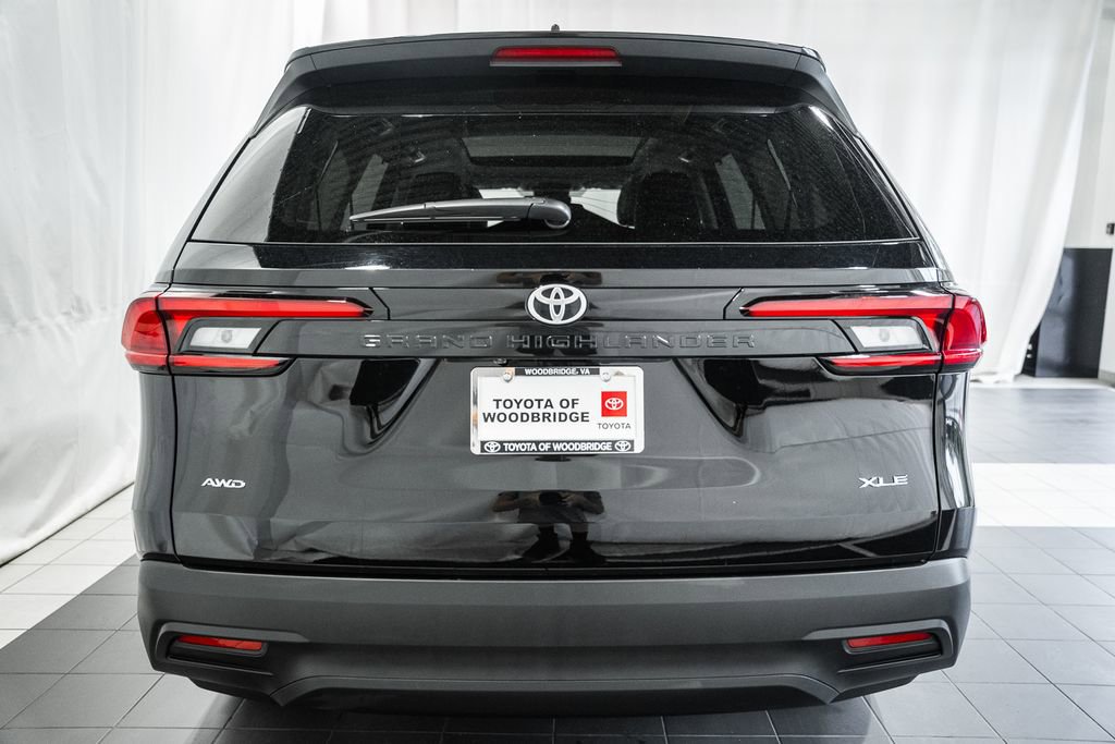 Used 2026 Toyota Grand Highlander XLE image 5