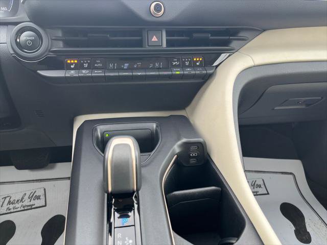 Certified 2023 Toyota Crown Limited image 17