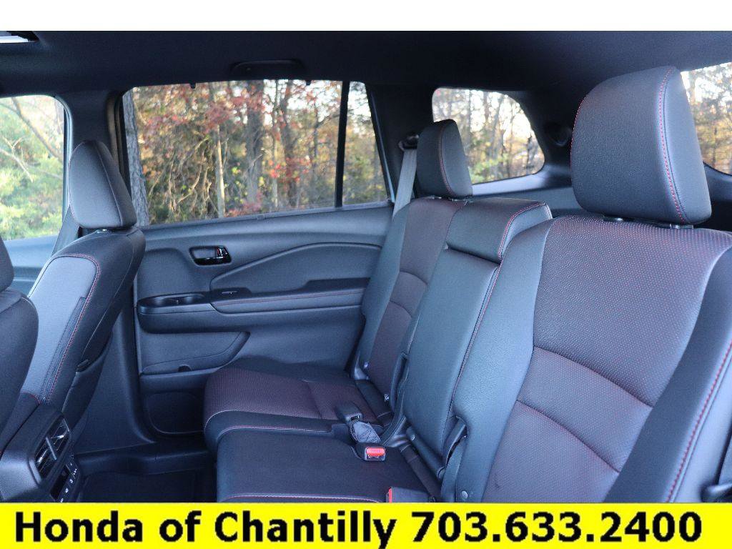Used 2025 Honda Passport Black Edition image 26