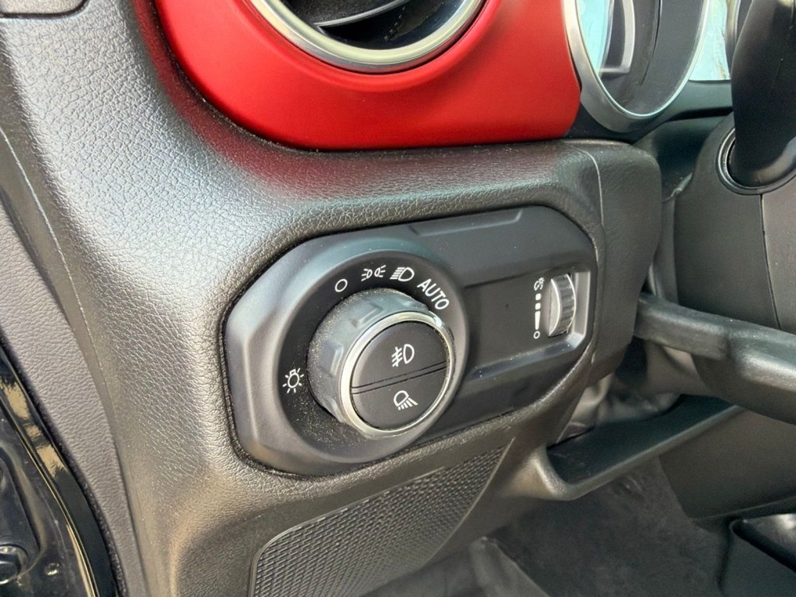 Used 2023 Jeep Gladiator Rubicon w/ LED Lighting Group AWD/4WD image 17