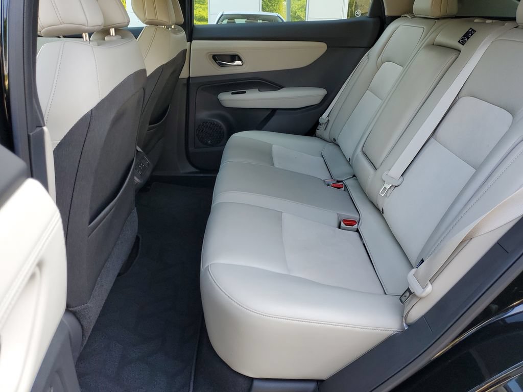 Used 2024 Nissan Ariya FWD image 12