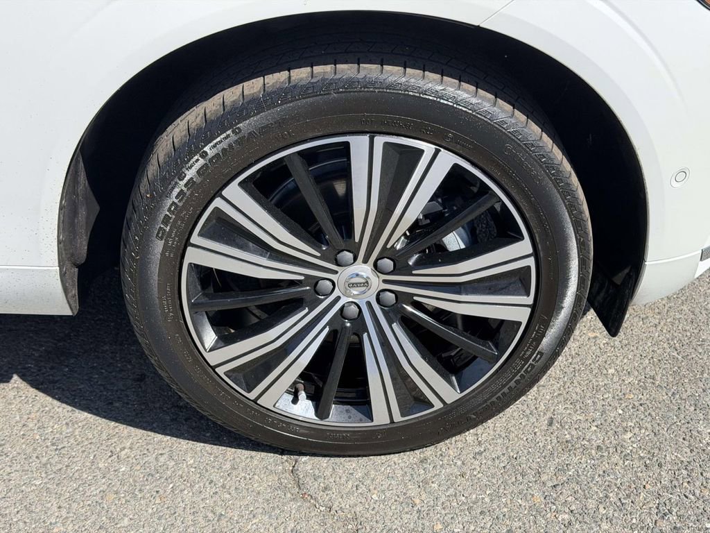 Used 2023 Volvo XC60 B5 Plus w/ Protection Package Premier image 25