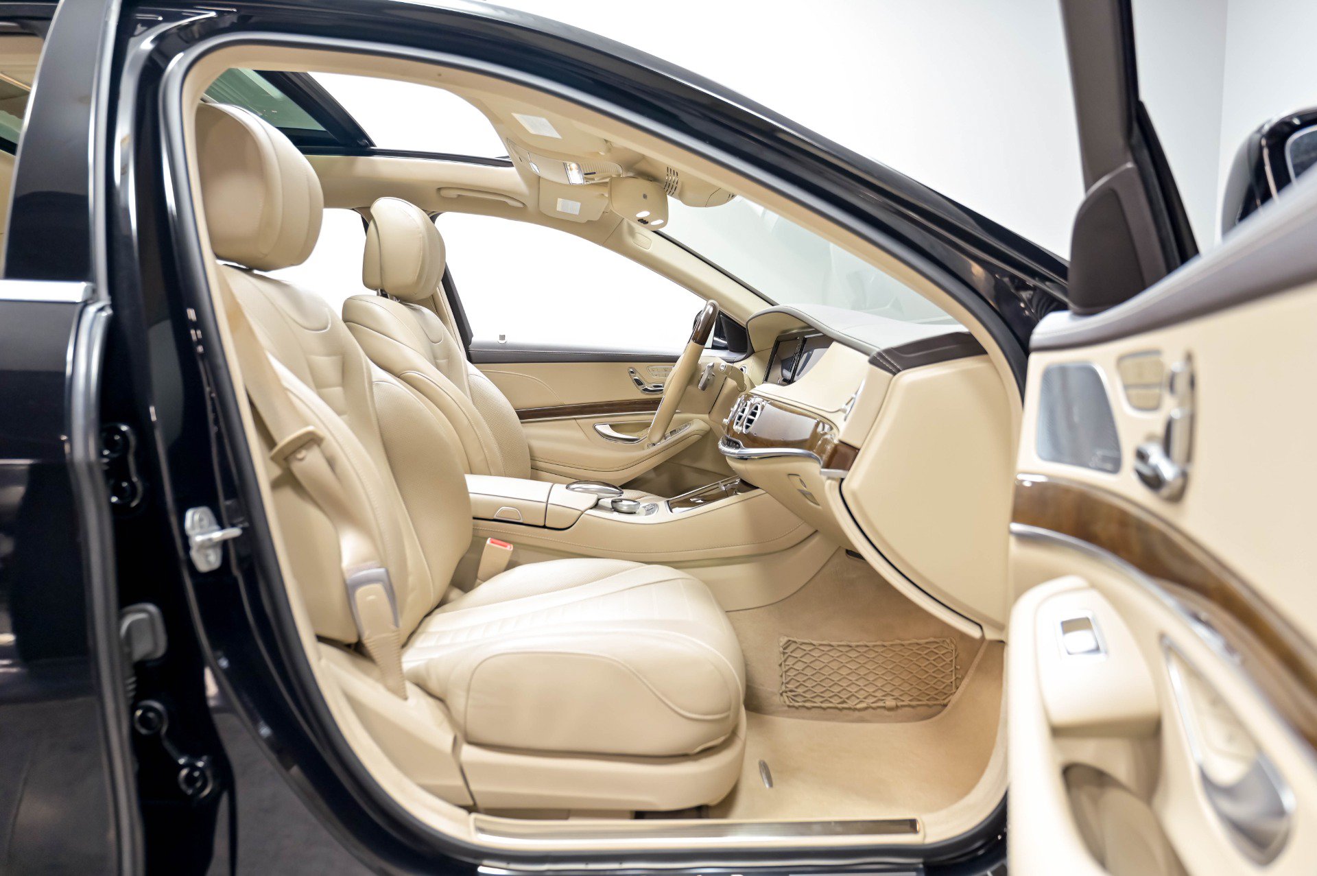 Used 2016 Mercedes-Benz S 550 4MATIC Sedan image 27