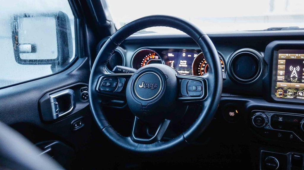 Certified 2021 Jeep Gladiator Willys image 16