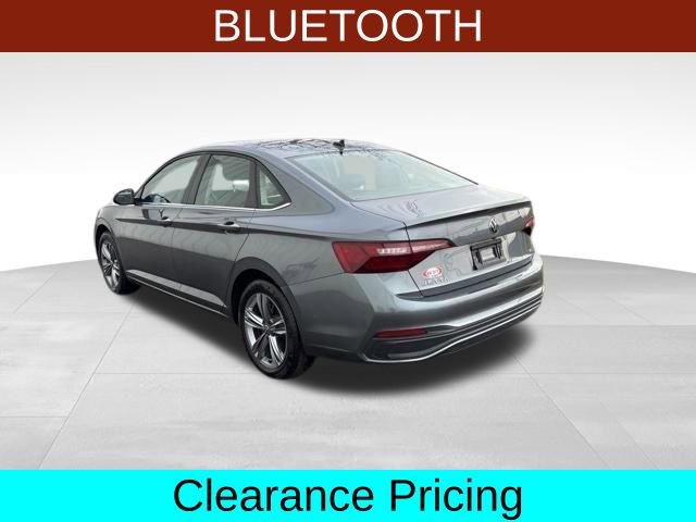 Used 2024 Volkswagen Jetta SE image 5