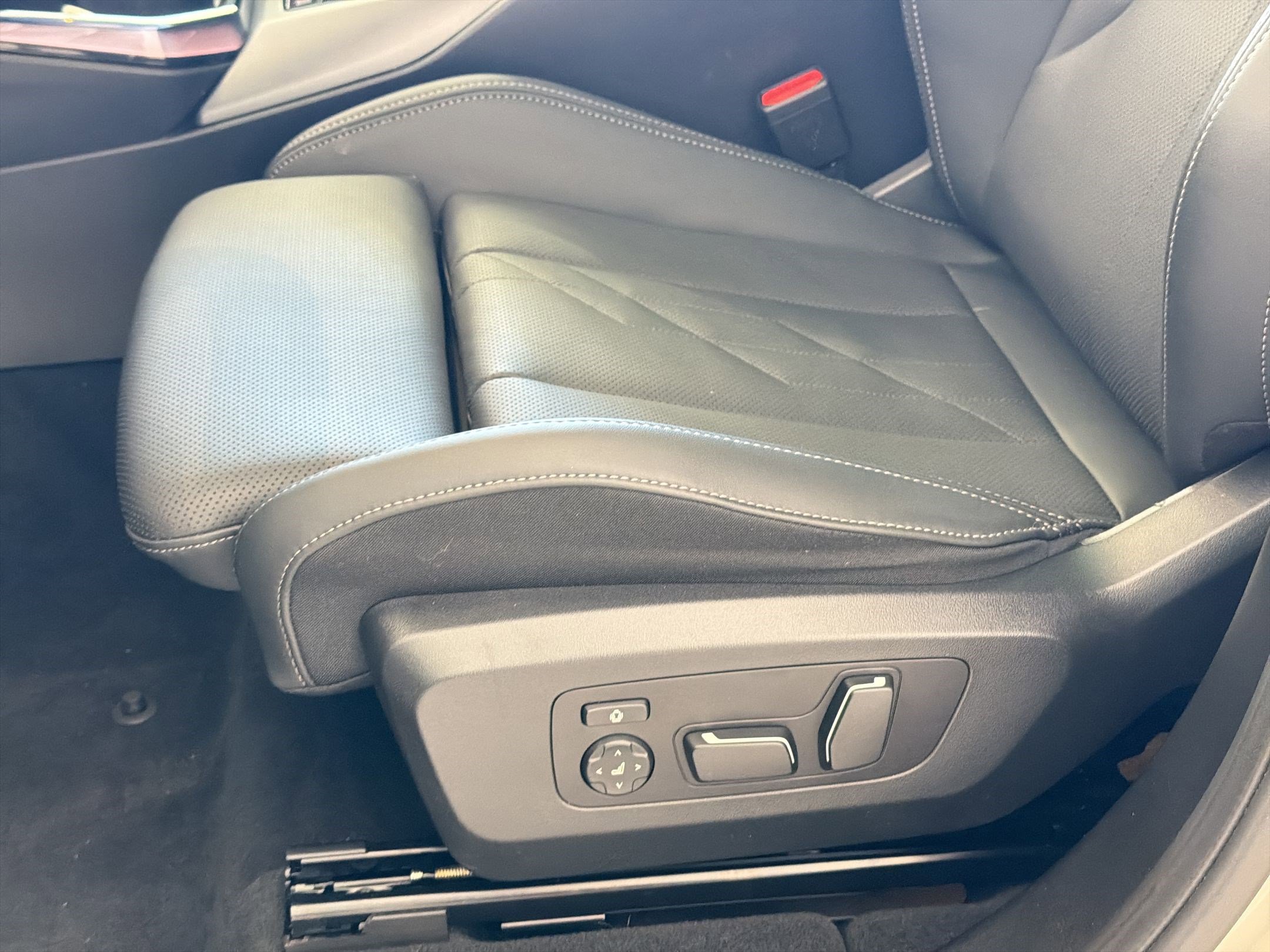 Used 2025 BMW X3 xDrive30i w/ Premium Package image 14