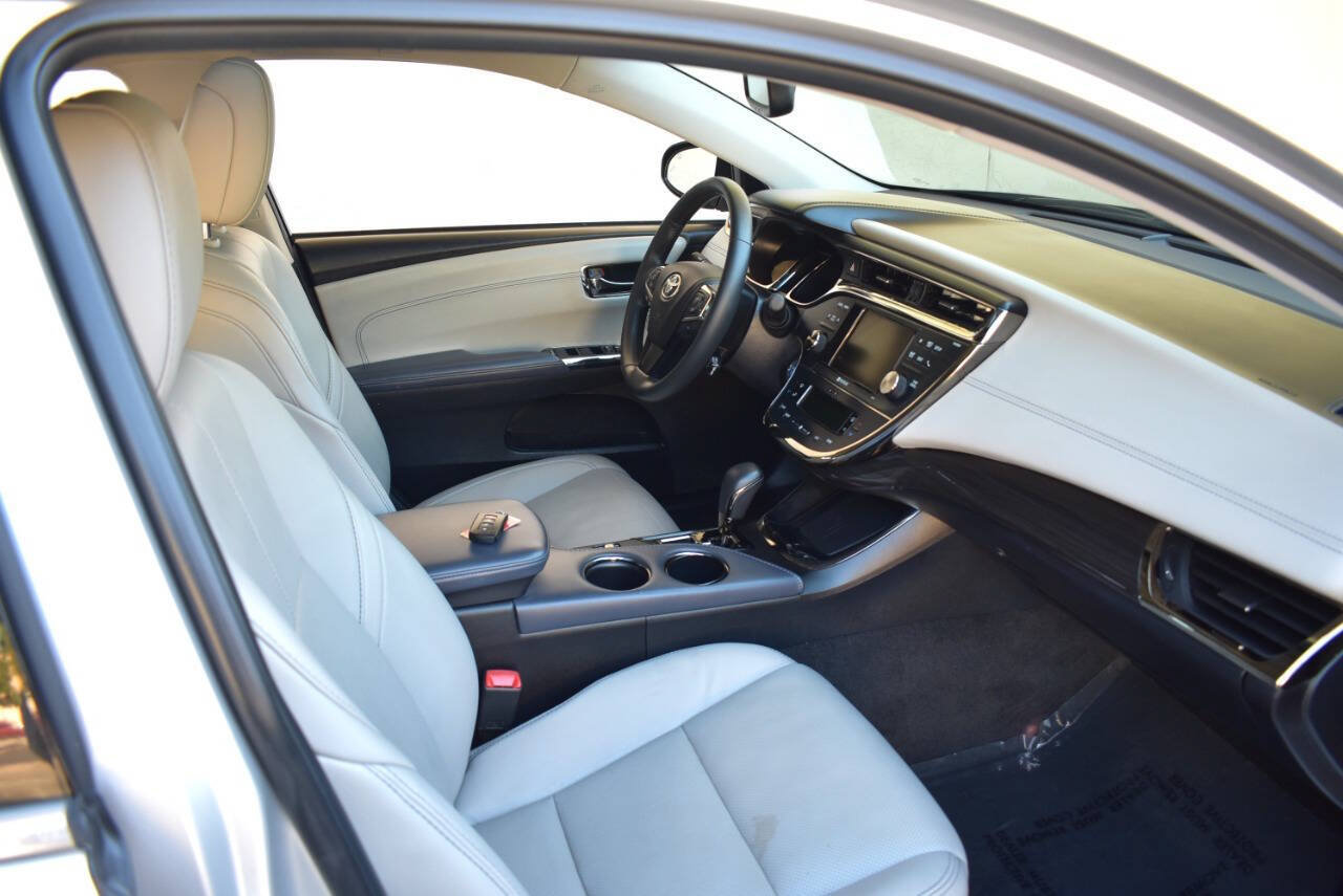 Used 2014 Toyota Avalon Limited w/ Technology Package FWD image 24