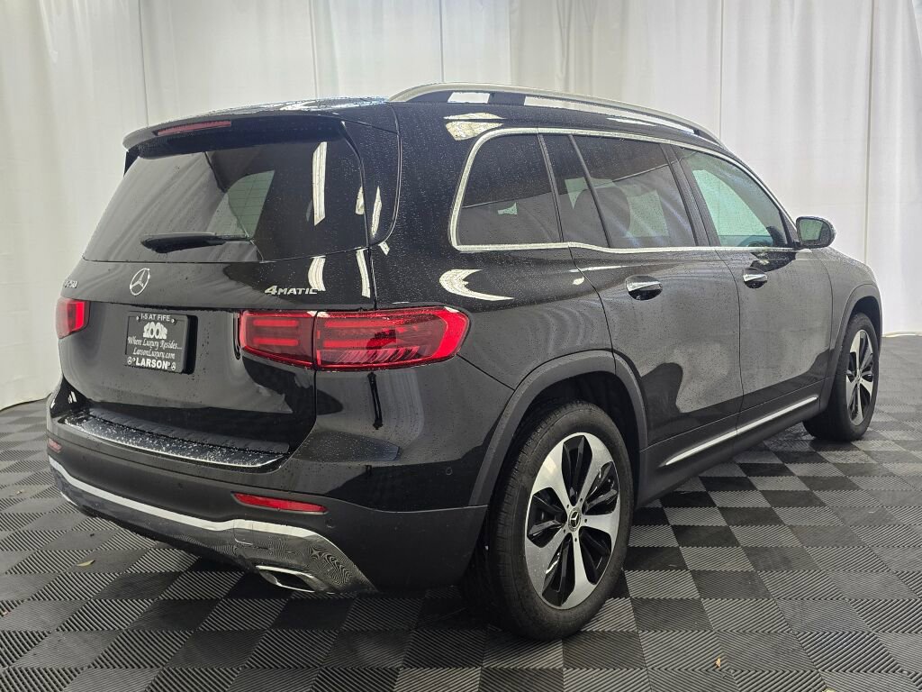 Used 2025 Mercedes-Benz GLB 250 4MATIC image 6