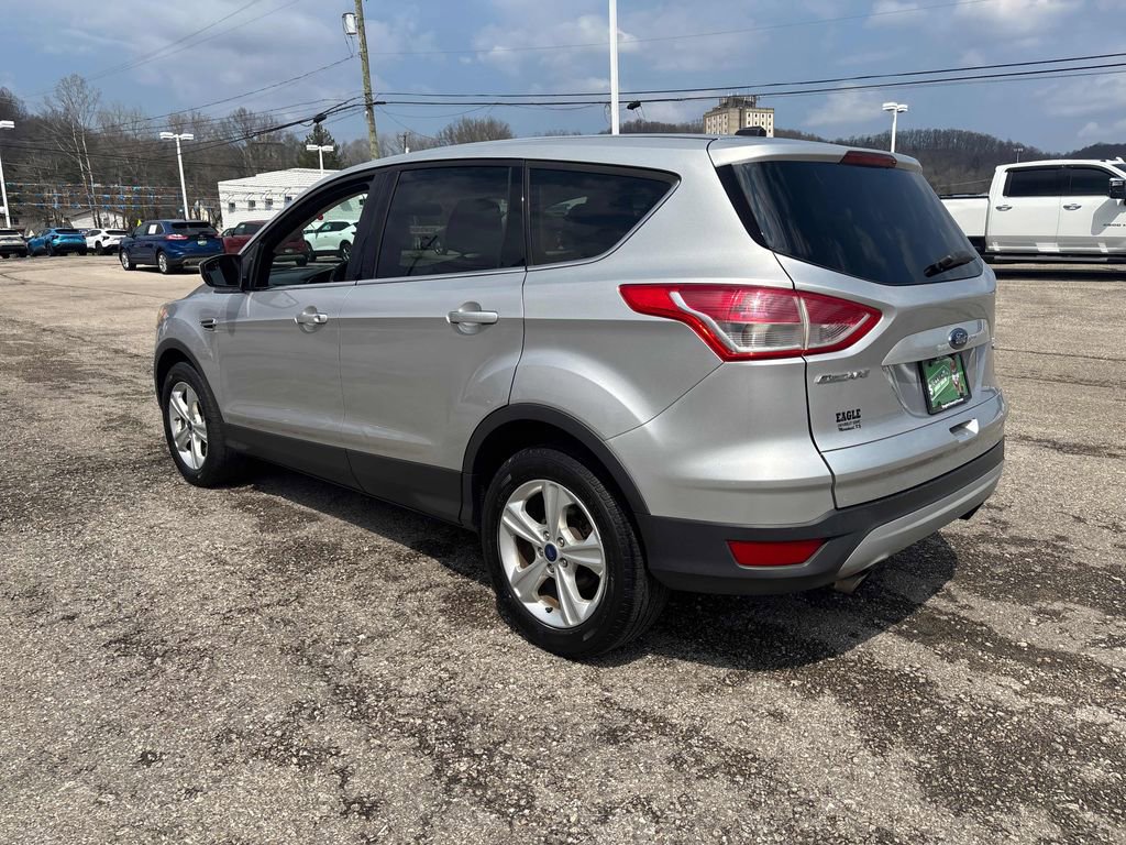 Used 2015 Ford Escape SE image 3