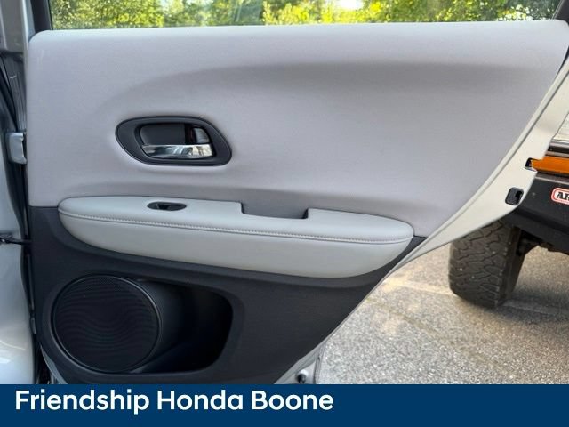 Used 2017 Honda HR-V LX image 31