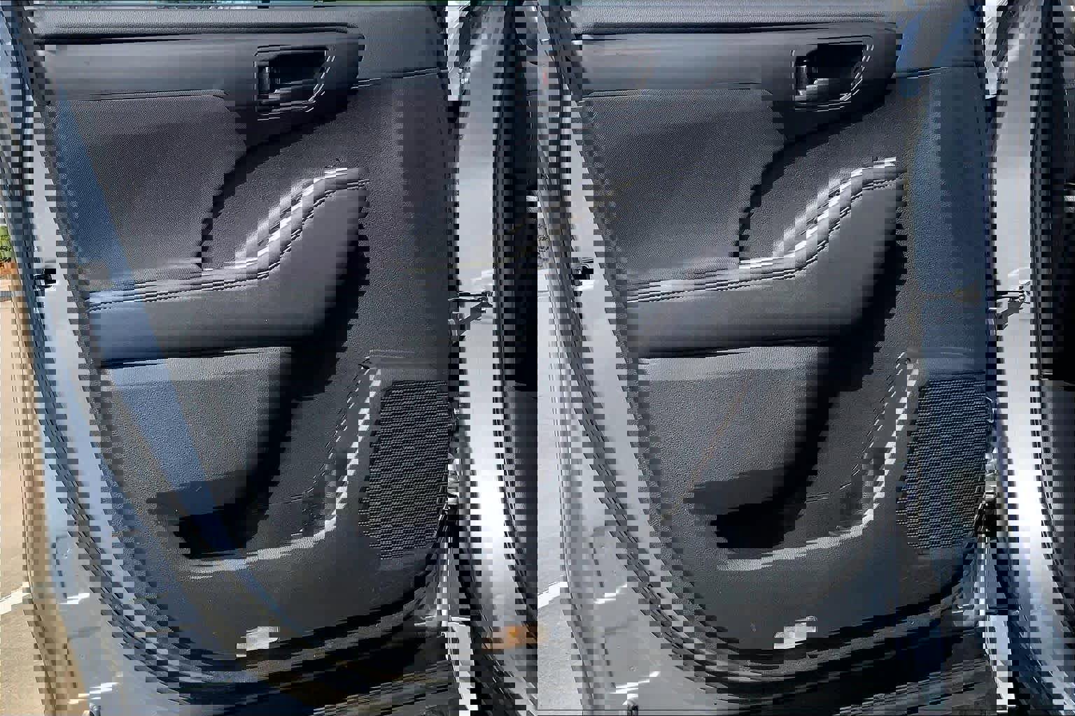 Used 2023 Toyota Highlander LE image 21