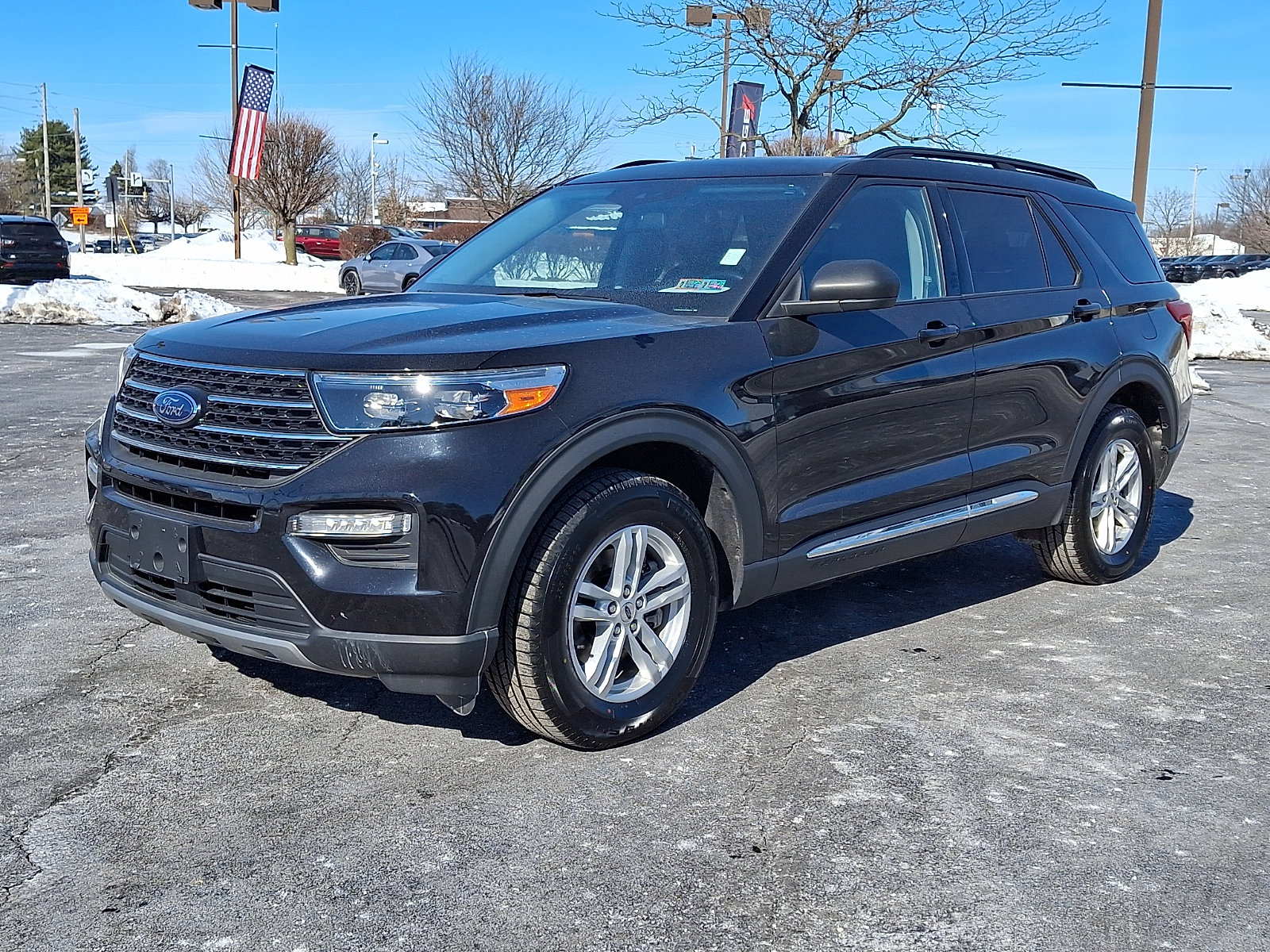 Used 2021 Ford Explorer XLT w/ Equipment Group 202A image 1
