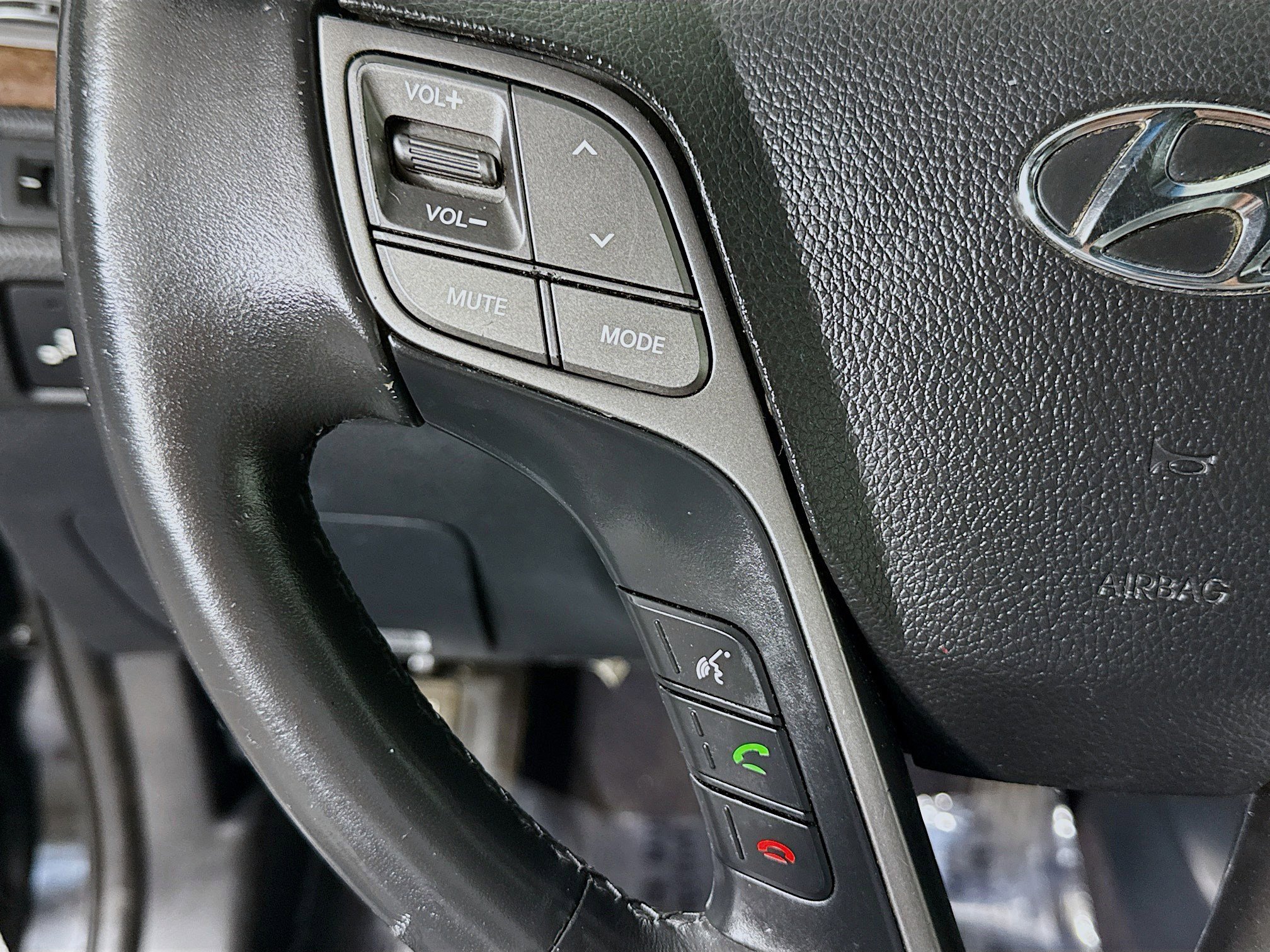 Used 2017 Hyundai Santa Fe Limited w/ Cargo Package image 14