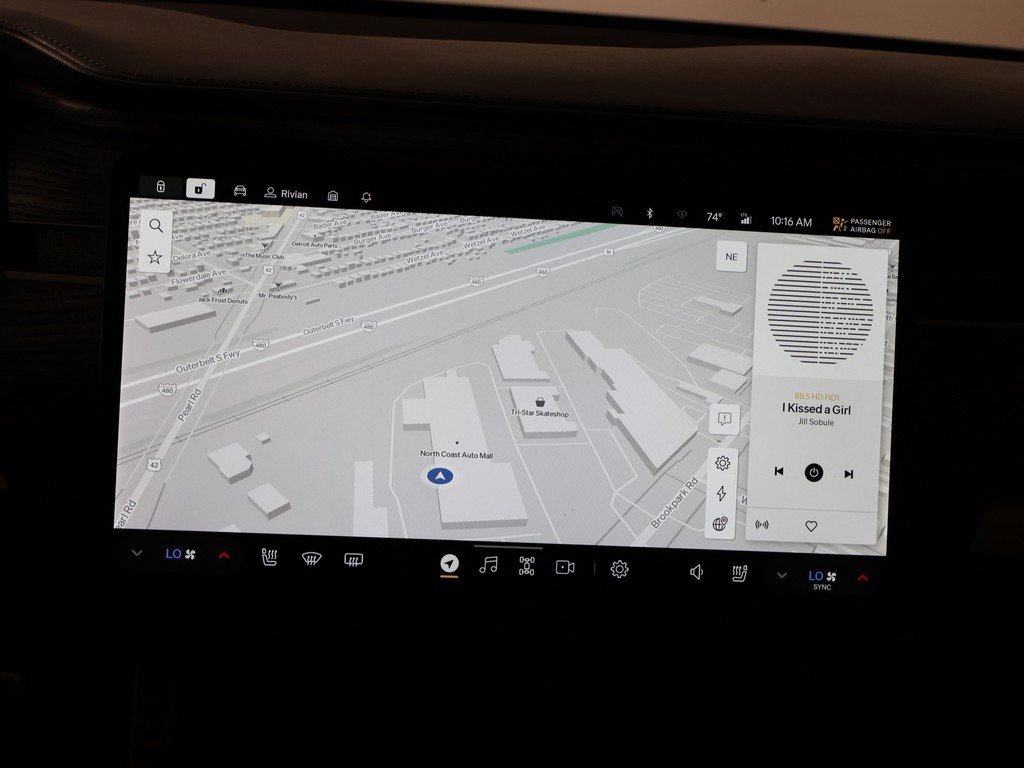 Used 2022 Rivian R1T Adventure image 43