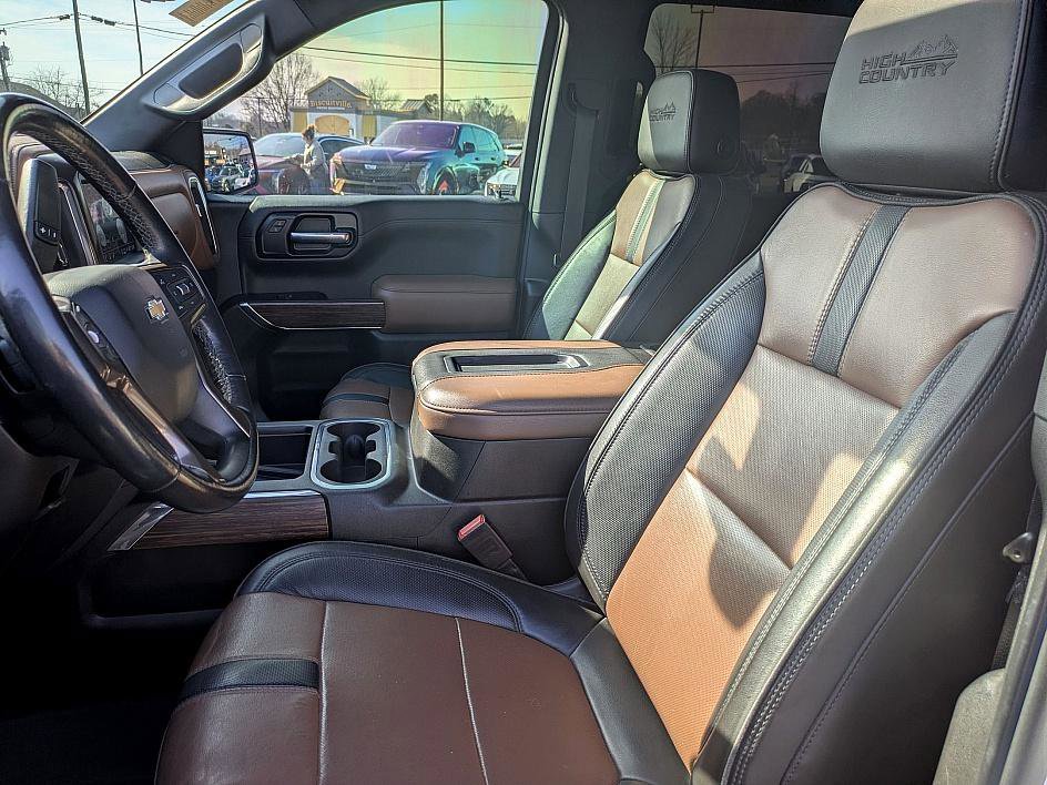 Used 2022 Chevrolet Silverado 1500 High Country w/ Technology Package image 11