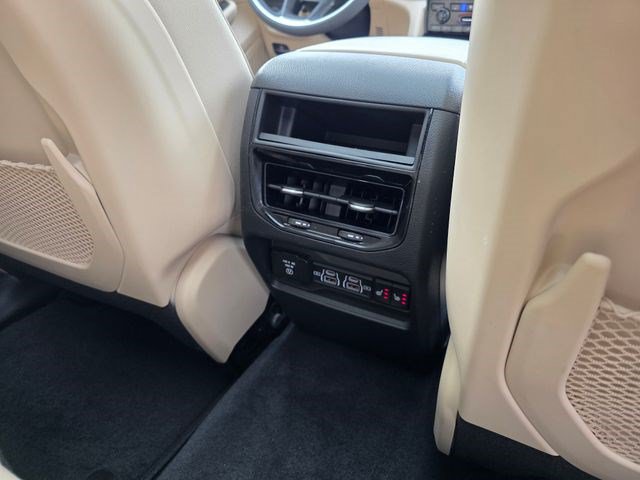 Certified 2023 Jeep Grand Cherokee Limited w/ Luxury Tech Group II AWD/4WD image 16