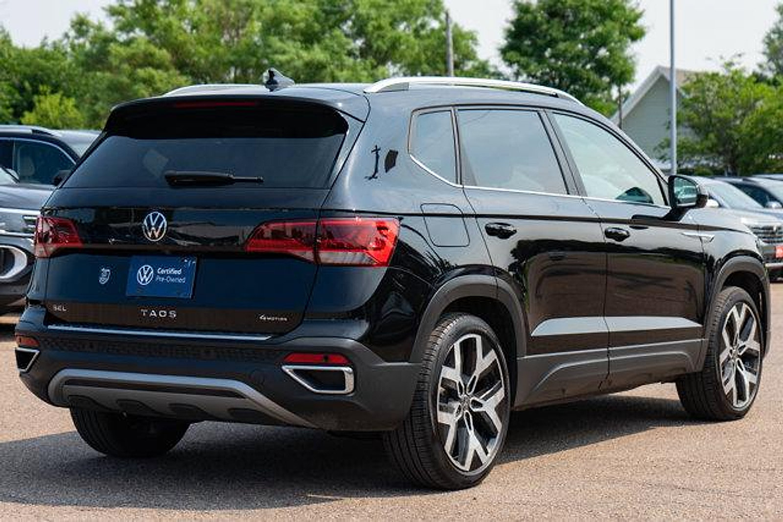 Certified 2023 Volkswagen Taos SEL AWD/4WD image 6