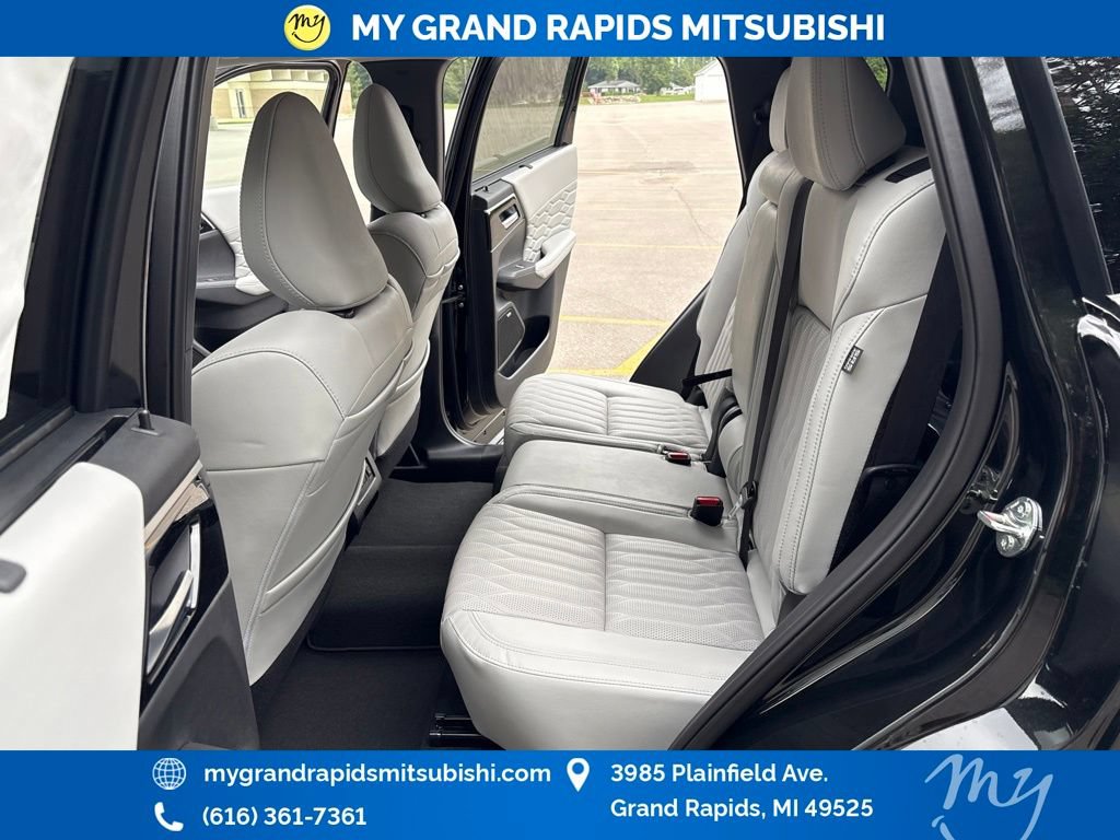 New 2026 Mitsubishi Outlander SEL AWD/4WD image 12