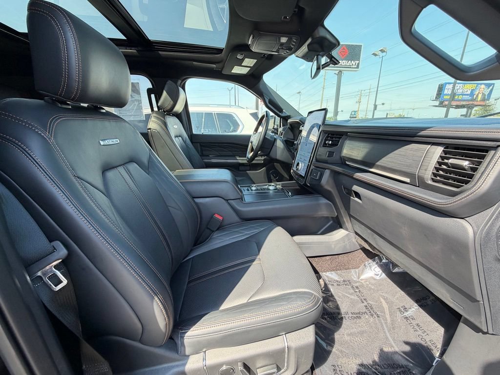 Used 2023 Ford Expedition Platinum AWD/4WD image 32