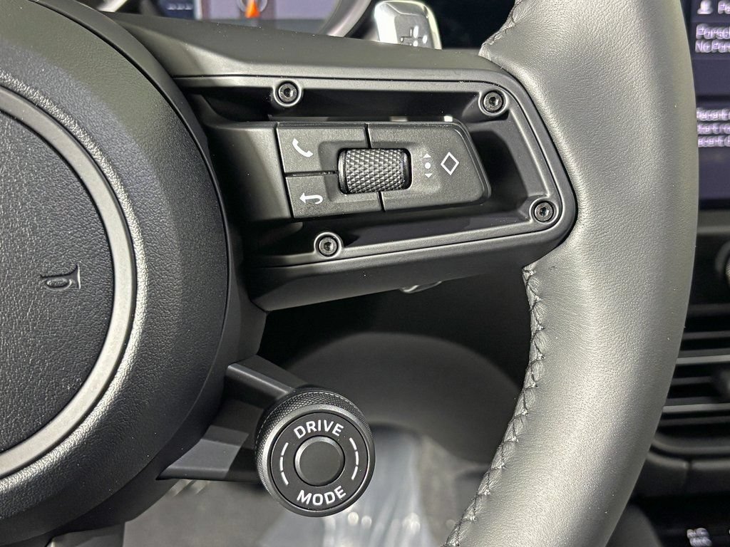 Used 2026 Porsche Macan Turbo AWD/4WD image 25