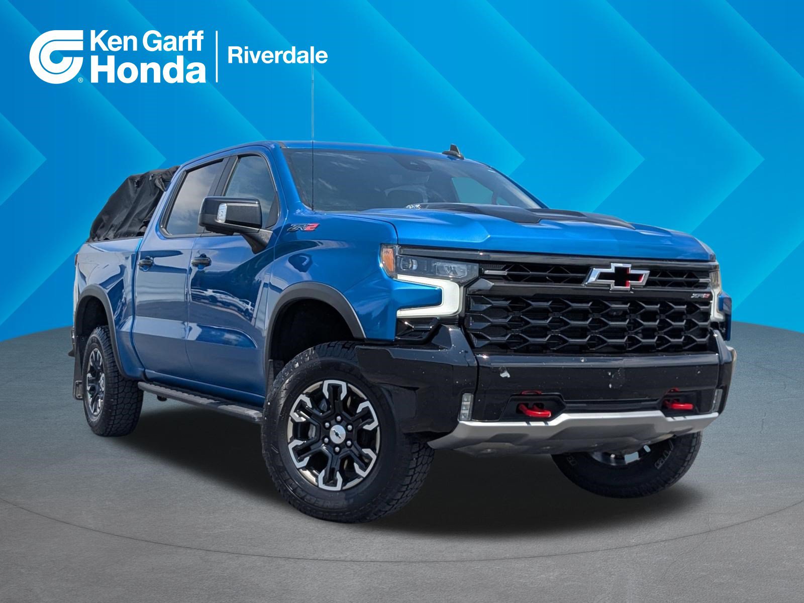 Used 2023 Chevrolet Silverado 1500 ZR2 w/ Technology Package AWD/4WD image 1