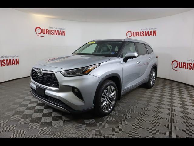 Used 2025 Toyota Highlander Platinum image 3