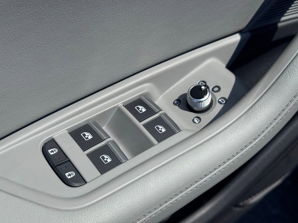 Used 2022 Audi A4 2.0T Premium Plus w/ Premium Plus Package image 25