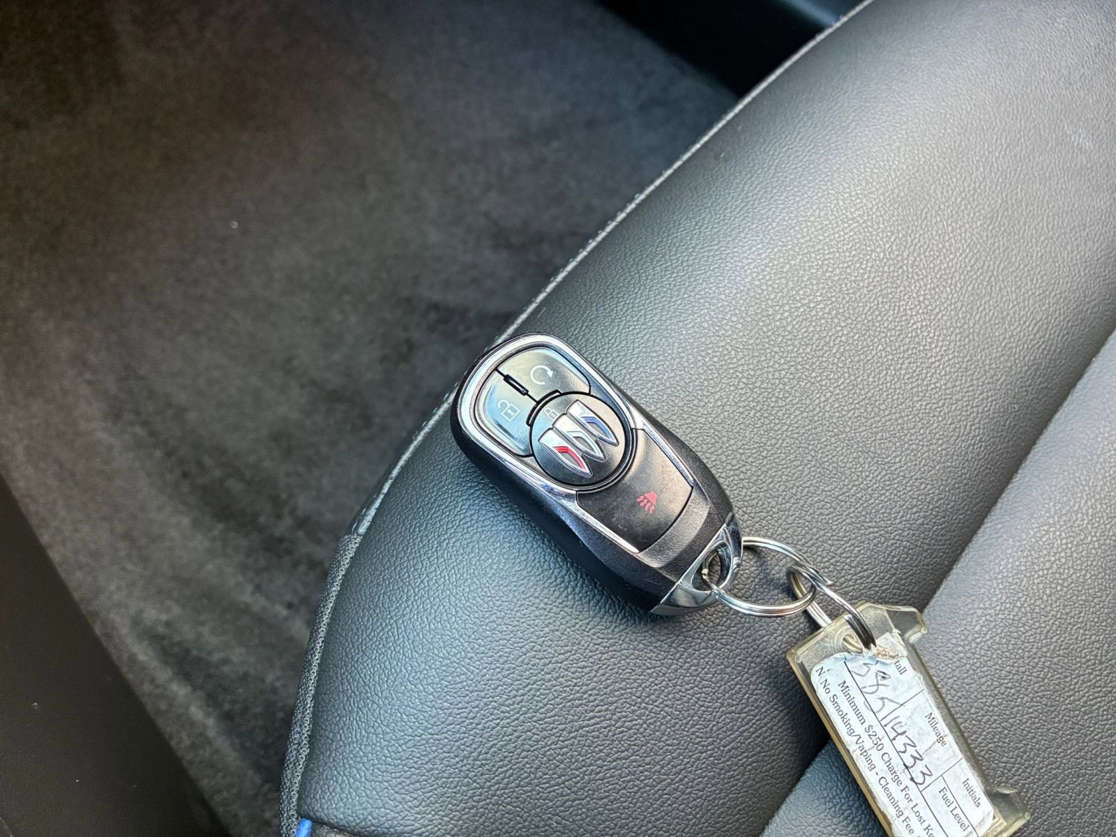 Used 2025 Buick Envista Sport Touring image 21