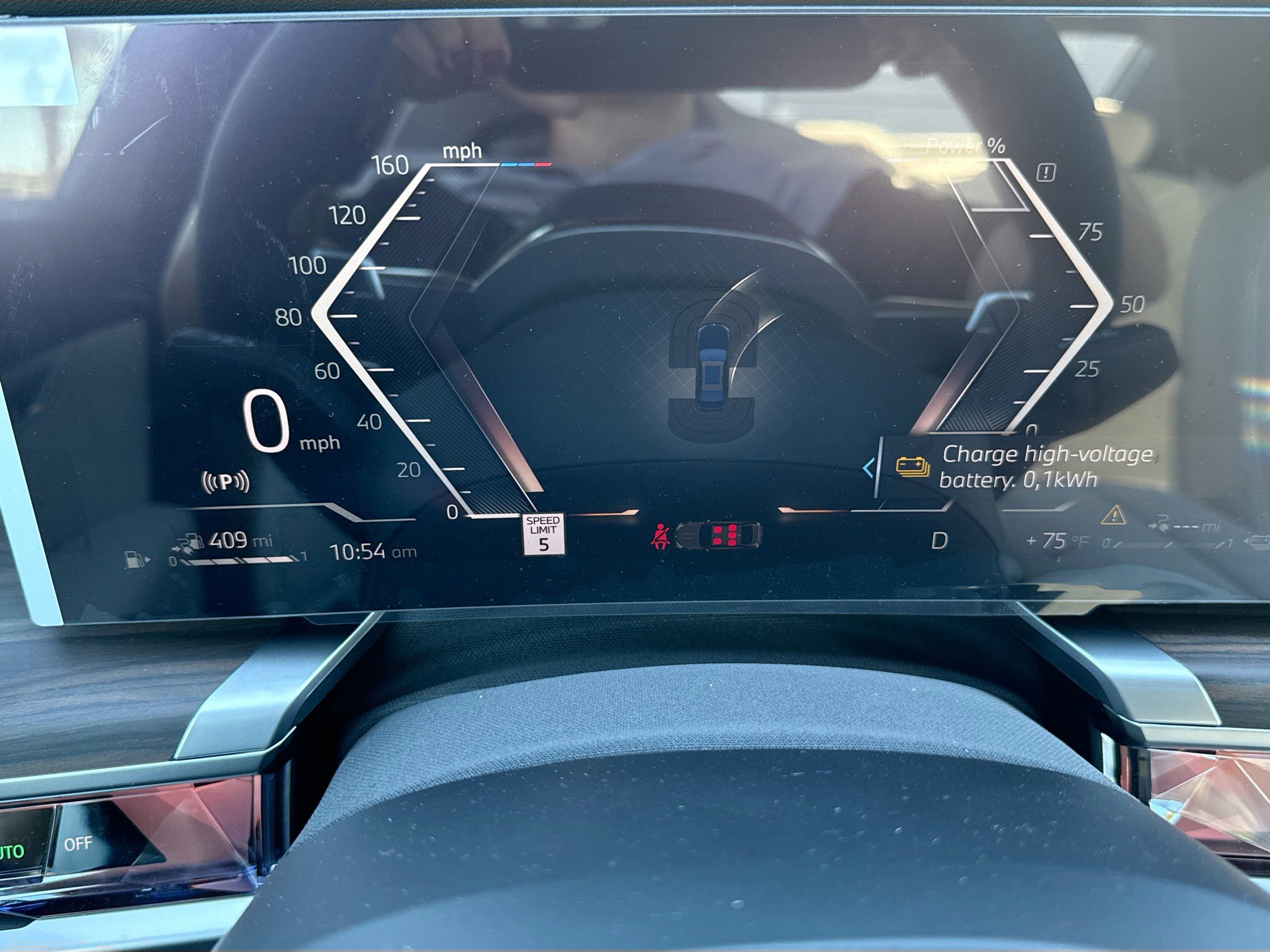 New 2026 BMW 750e xDrive image 40