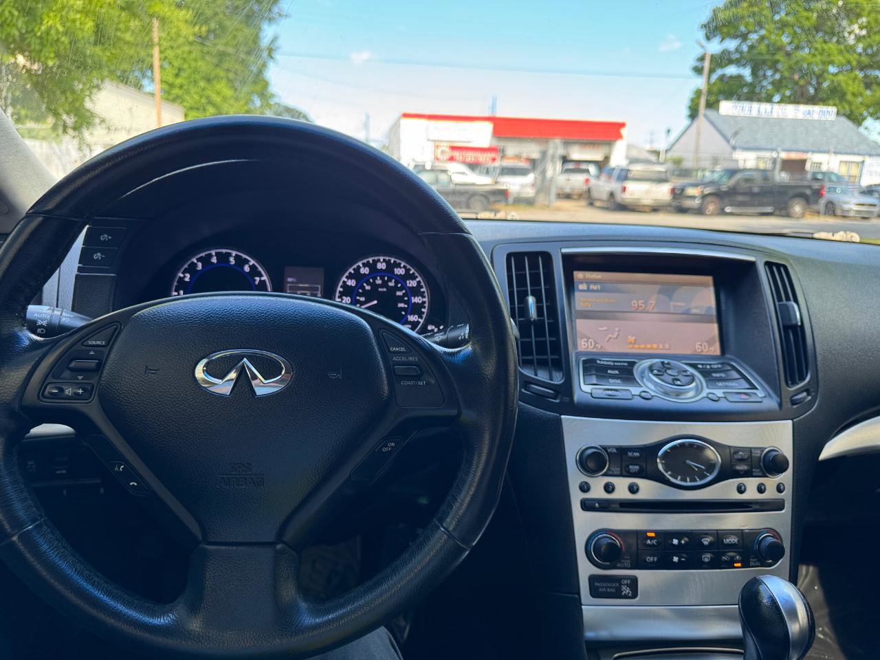 Used 2015 INFINITI Q60 Journey RWD image 21