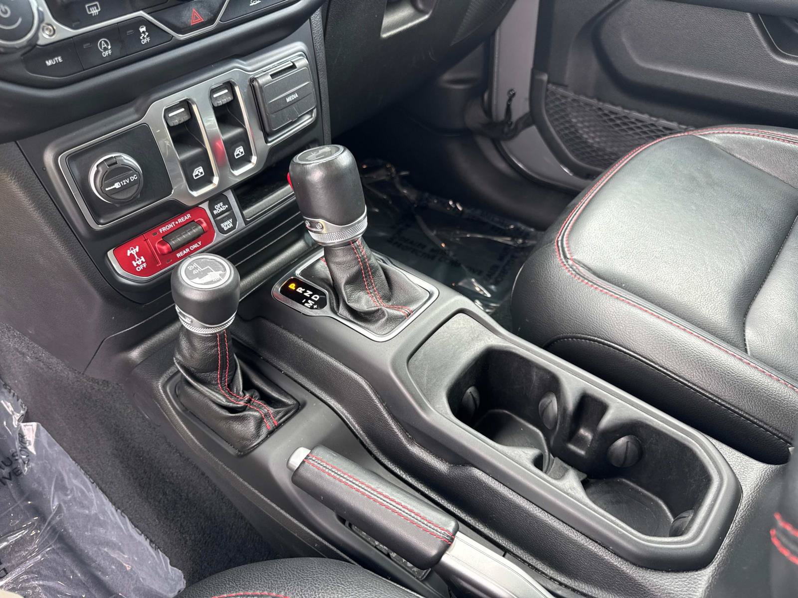 Used 2022 Jeep Wrangler Rubicon w/ LED Lighting Group AWD/4WD image 20