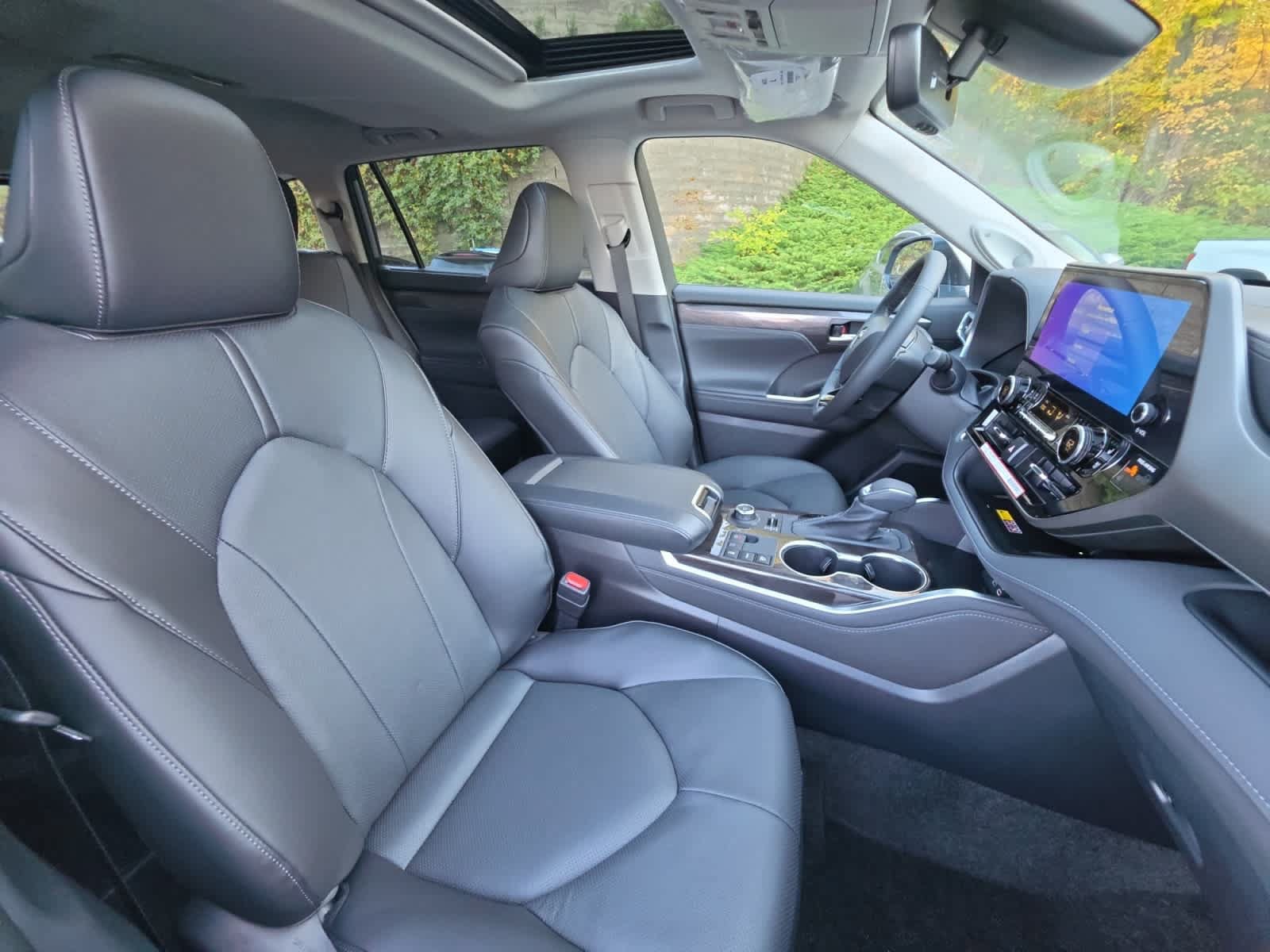 New 2026 Toyota Highlander Limited AWD/4WD image 21