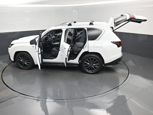 Used 2023 Lexus LX 600 F Sport w/ Accessory Package (Z1) AWD/4WD image 17