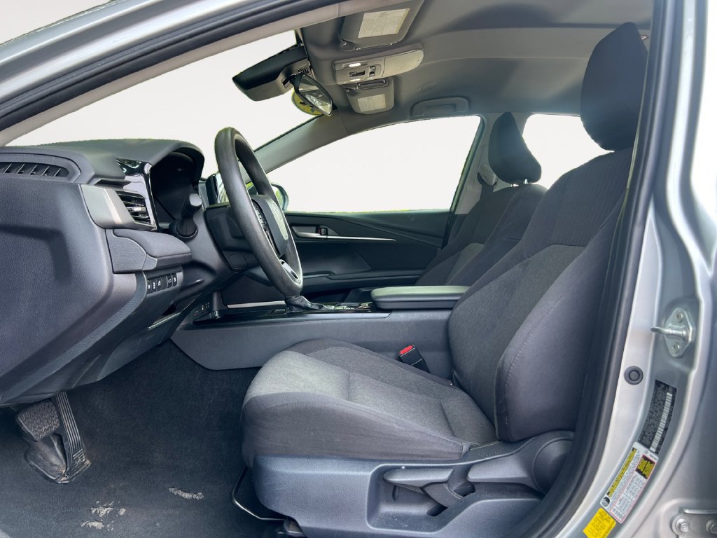 Used 2025 Toyota Camry LE FWD image 9