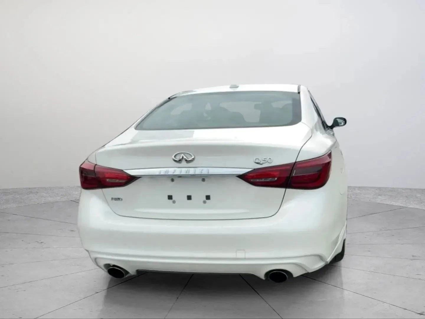 Used 2019 INFINITI Q50 Luxe w/ Essential Package (3.0T Luxe) AWD/4WD image 4